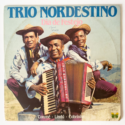 Trio Nordestino — Dia De Festejo (LP Vinyl Record, used)